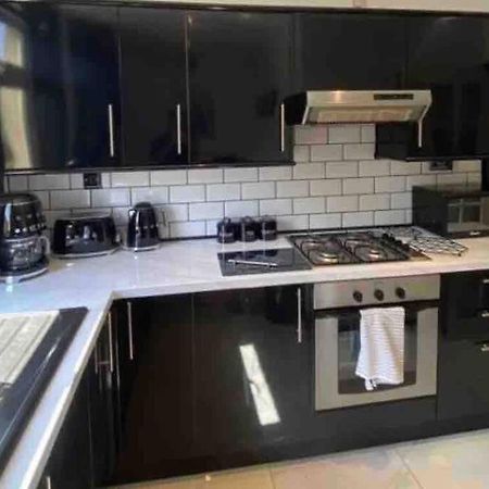 Lovely 2 Bedroom With Private Garden EDI Eksteriør billede